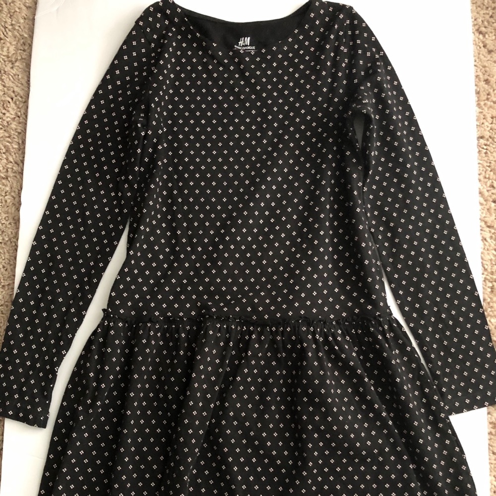 H&M Girls Organic Cotton Black Dress. Size: 6-8Y
